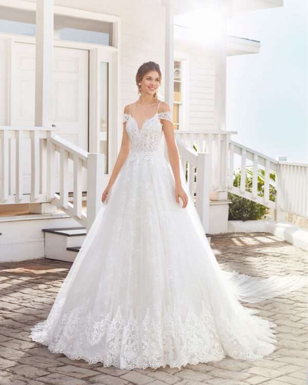 Brautkleid Prinzessin mit Schulterschleppe doppelter Spitzenlage Brautmode Braunschweig