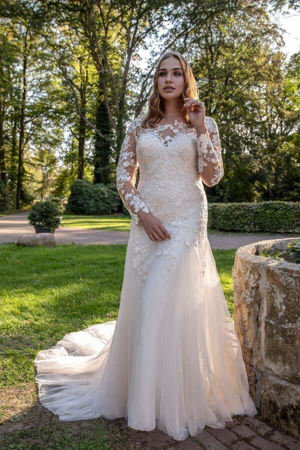 Langarm Brautkleid Curvy Braut Spitzenkleid Peine