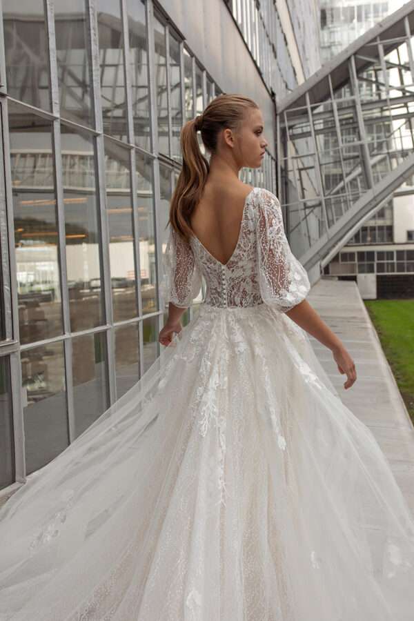 Moderne Braut Brautkleid Hannover Langarm Stäbchenspitze